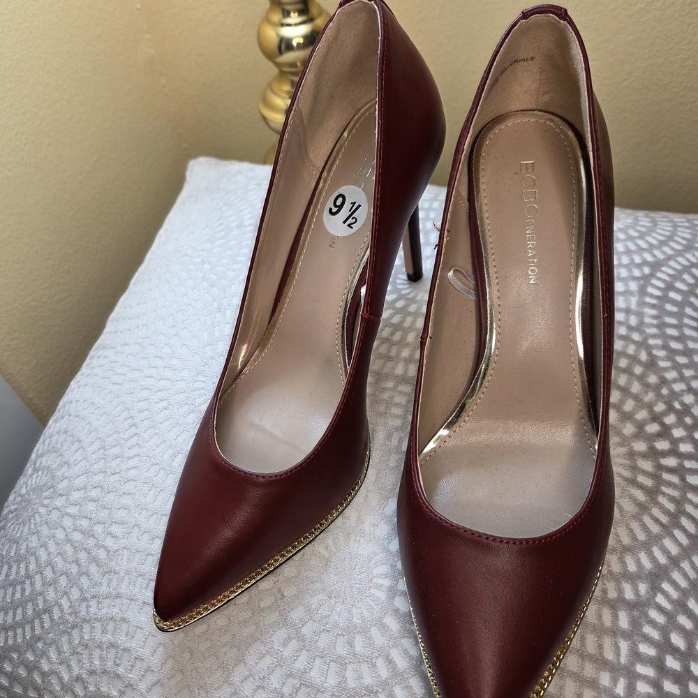 BCBGeneration Elegant Dark Red Burgendy Women's 4inch Heels Sz 9.5 NWOT - Picture 2 of 7